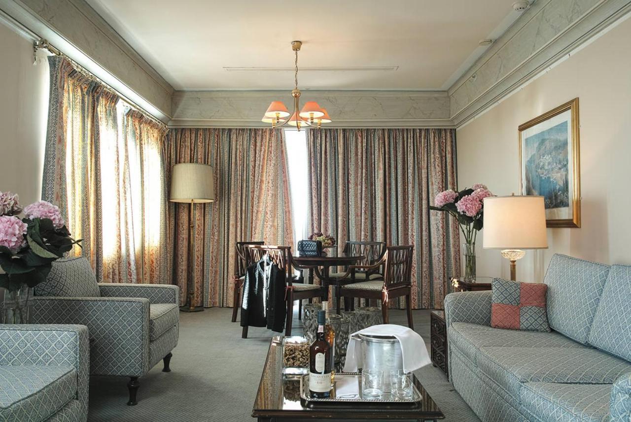 Hotel Al Bustan Beit Mery Exteriör bild