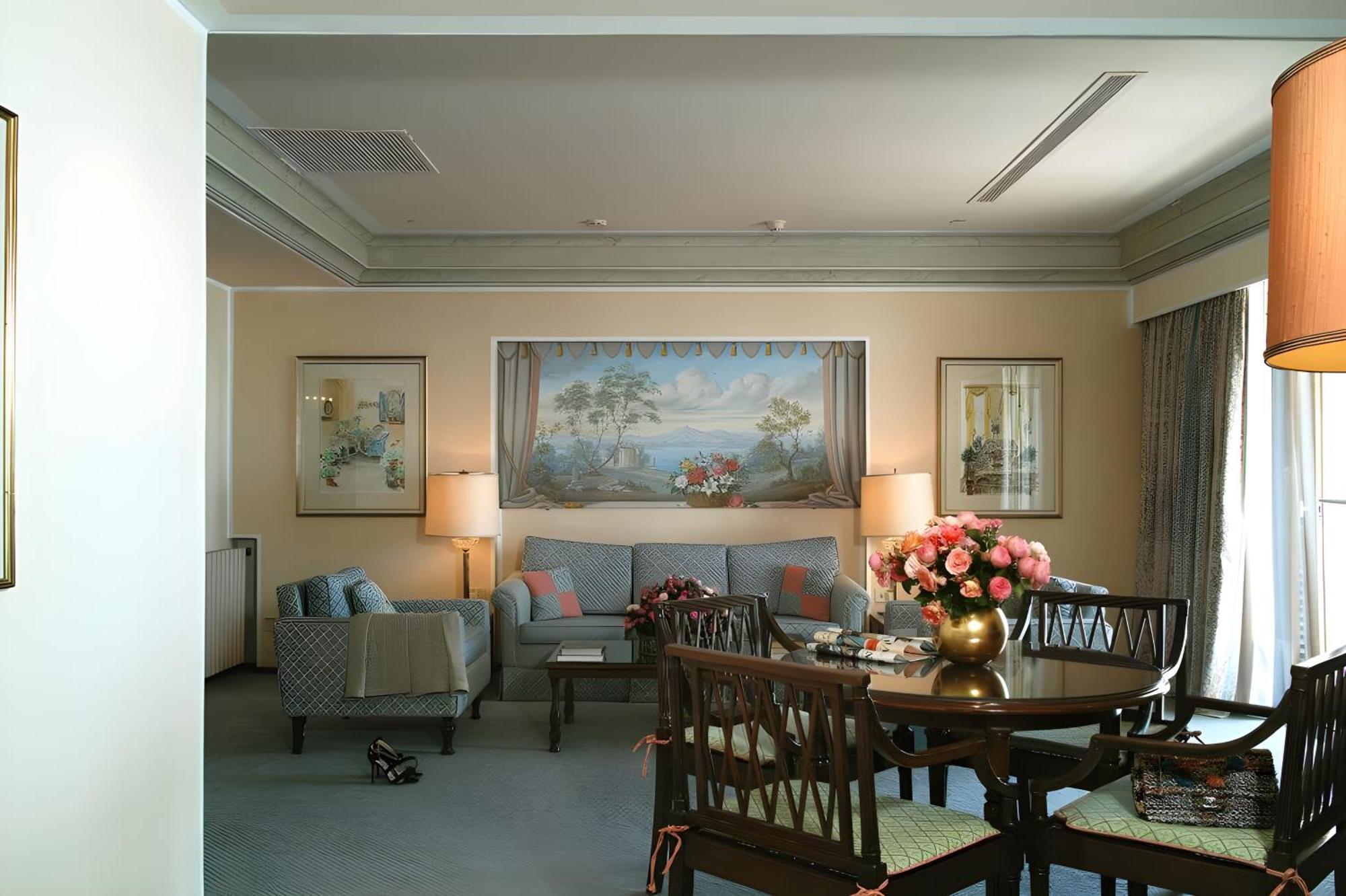 Hotel Al Bustan Beit Mery Exteriör bild