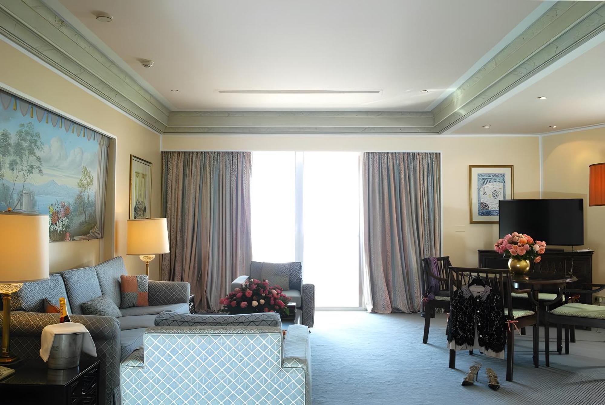 Hotel Al Bustan Beit Mery Exteriör bild