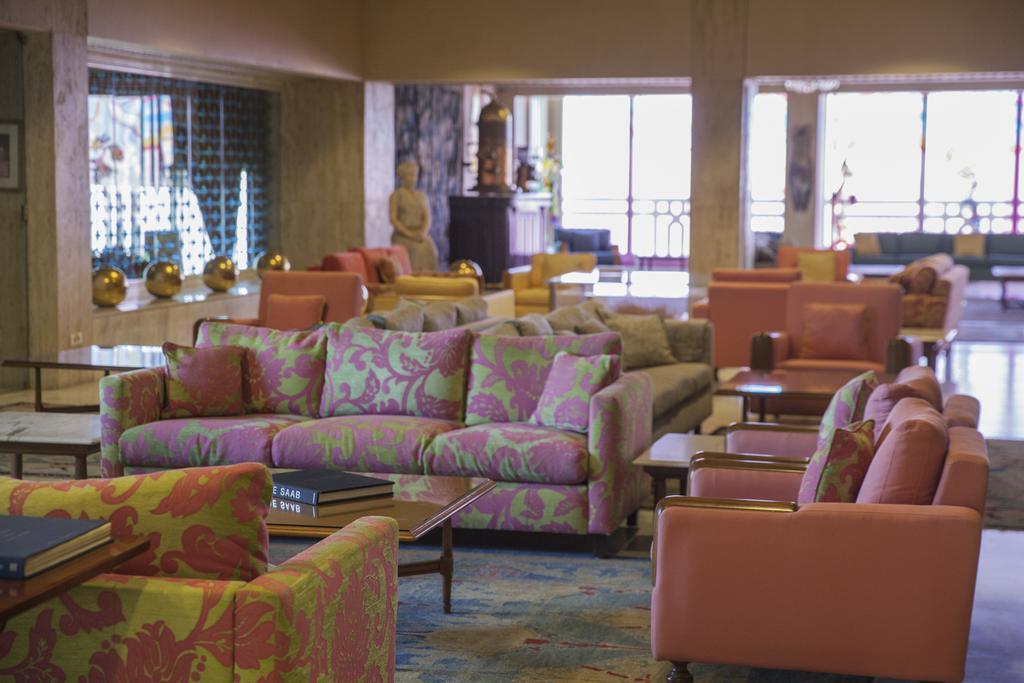 Hotel Al Bustan Beit Mery Exteriör bild