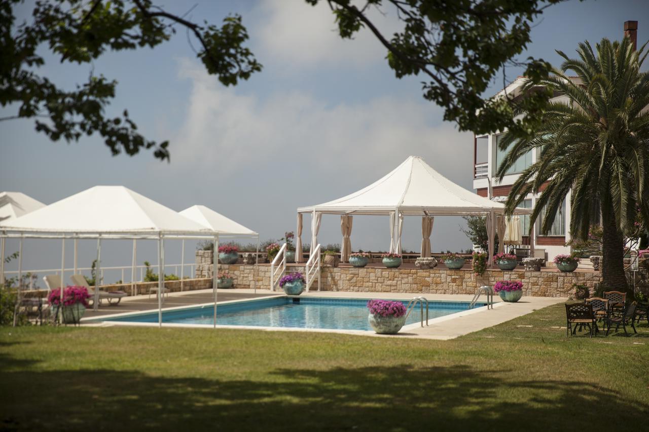 Hotel Al Bustan Beit Mery Exteriör bild