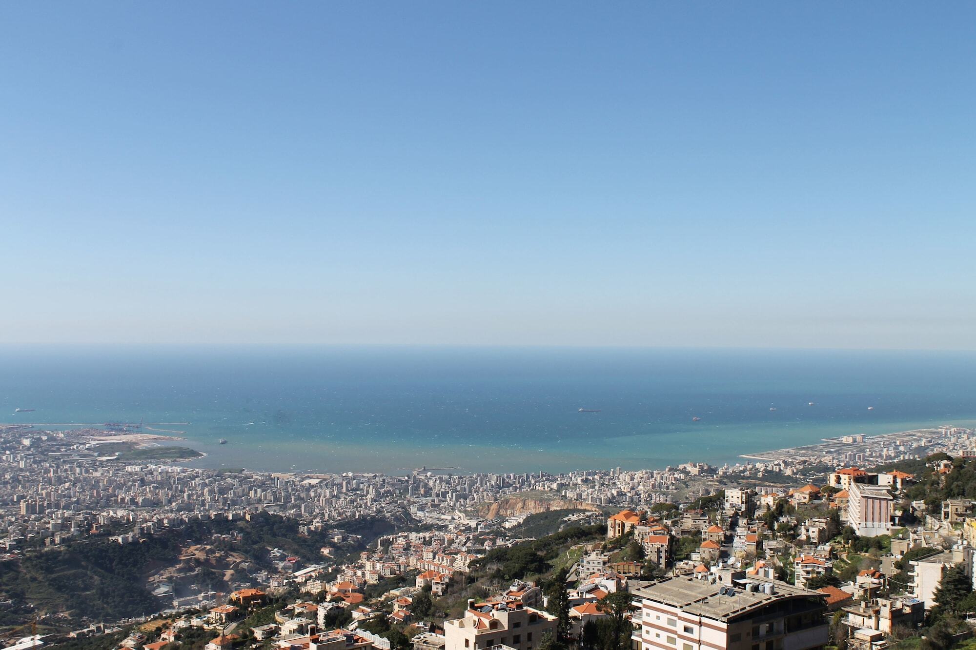Hotel Al Bustan Beit Mery Exteriör bild